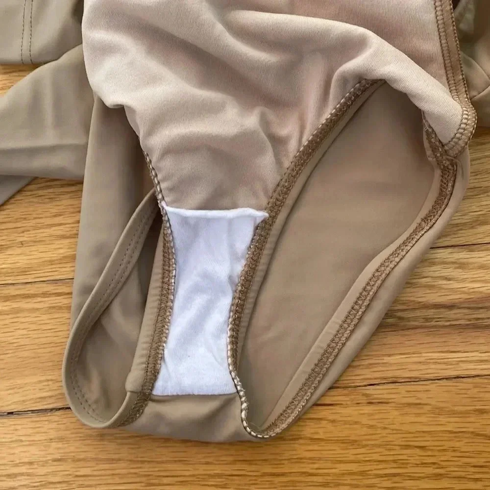 Theatricals long sleeve nude leotard hood pre owned condition no‎ pilling sz IC